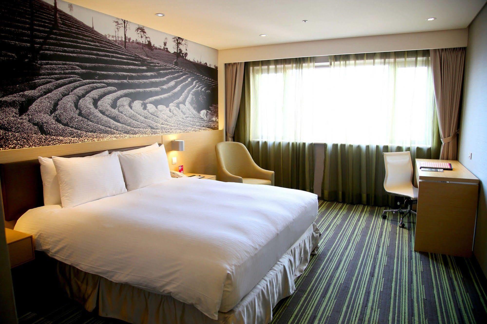 Tao Garden Hotel Taoyuan Extérieur photo