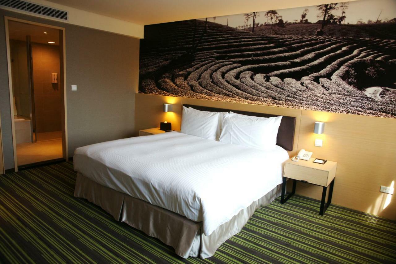 Tao Garden Hotel Taoyuan Extérieur photo
